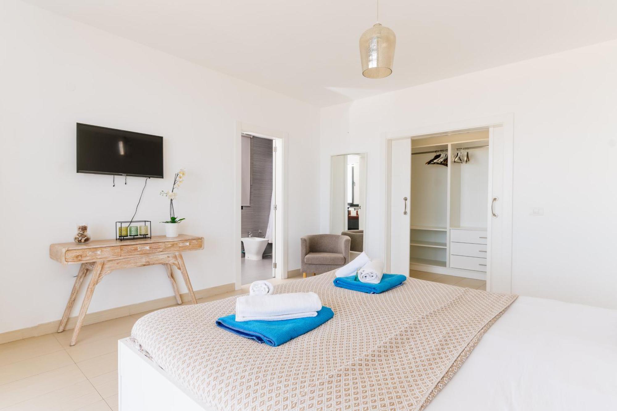 Sunset White Villa - Ocean View, Jakuzzi, Heated Pool, Air-Conditioning, Grill Playa de las Américas Dış mekan fotoğraf