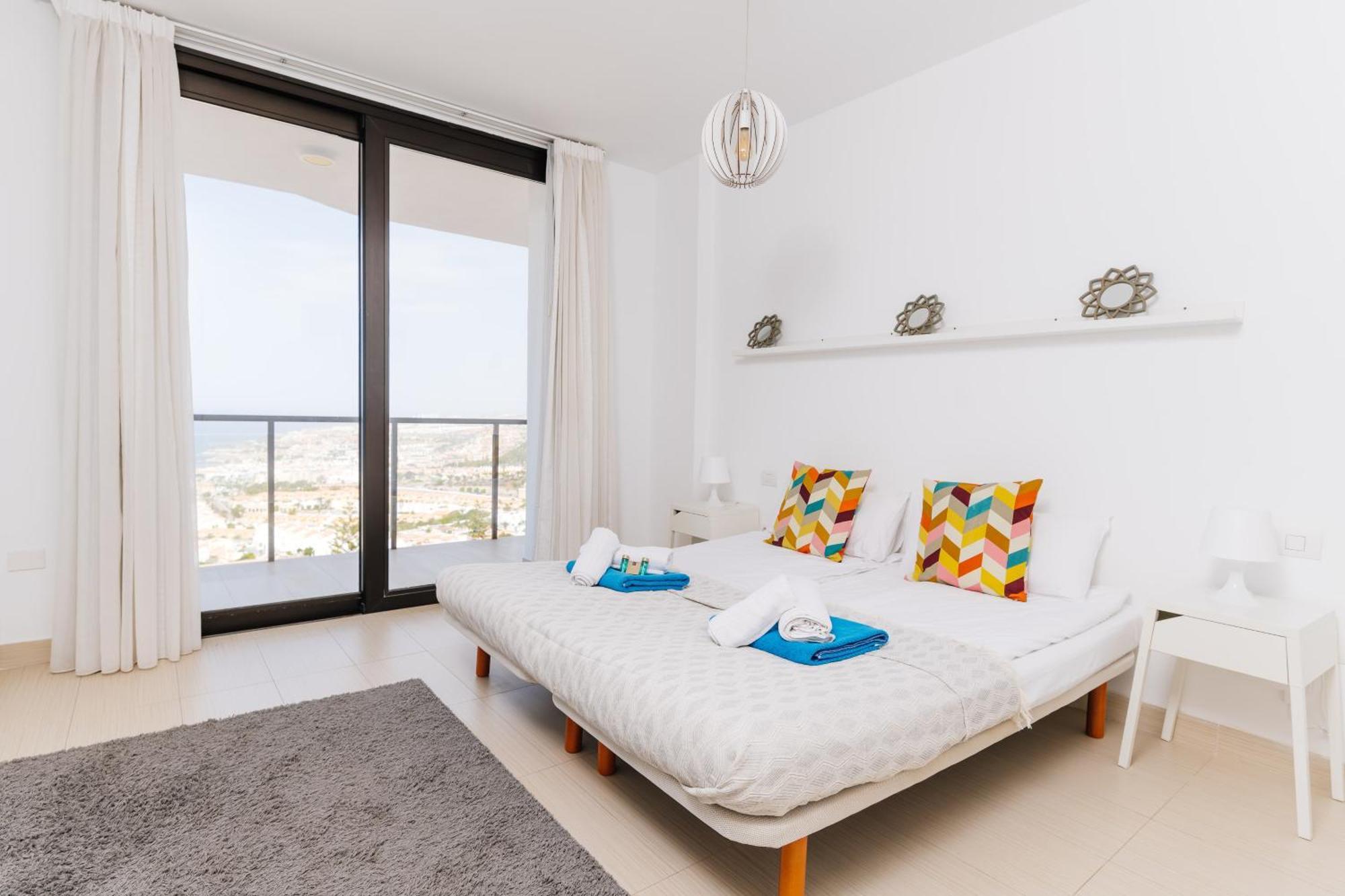 Sunset White Villa - Ocean View, Jakuzzi, Heated Pool, Air-Conditioning, Grill Playa de las Américas Dış mekan fotoğraf